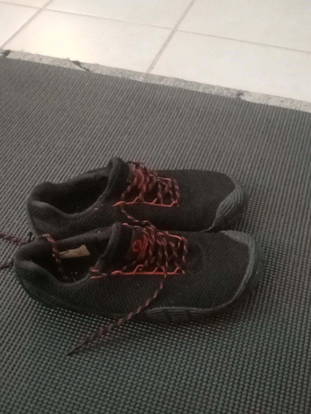 Vibram Men's Black Sneakers with Red Accent Laces
